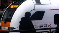 Kini setelah kesepakatan itu tercapai, fondasi baik dalam hukum atau organisasi dalam skema tiket transportasi umum kereta api super murah itu harus ditata oleh pemerintah negara bagian dan perusahaan transportasi.