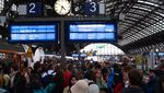 Suasana Stasiun di Jerman Saat Hari Pertama Peluncuran Tiket 49 Euro