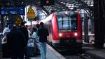 Suasana Stasiun di Jerman Saat Hari Pertama Peluncuran Tiket 49 Euro
