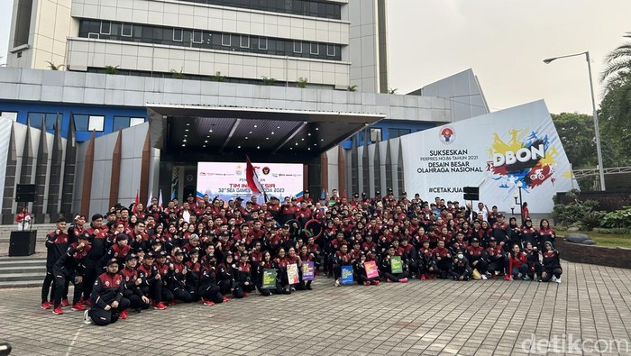 Pengukuhan kontingen SEA Games 2023 oleh Menpora Dito Ariotedjo