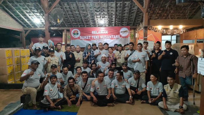 Relawan Suket Teki Nusantara