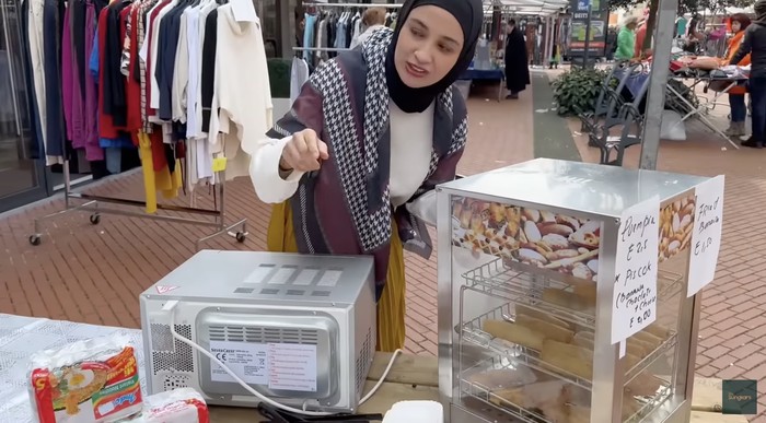 Seru! Shireen Sungkar Jualan Pisang Goreng Rp 16 Ribu di Belanda