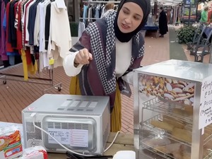 Seru! Shireen Sungkar Jualan Pisang Goreng Rp 16 Ribu di Belanda