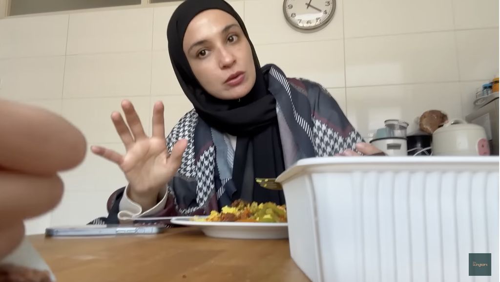 Seru! Shireen Sungkar Jualan Pisang Goreng Rp 16 Ribu di Belanda