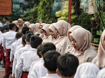 Tegas! Disdik Kota Bandung Larang Sekolah Negeri Jual-Beli Seragam