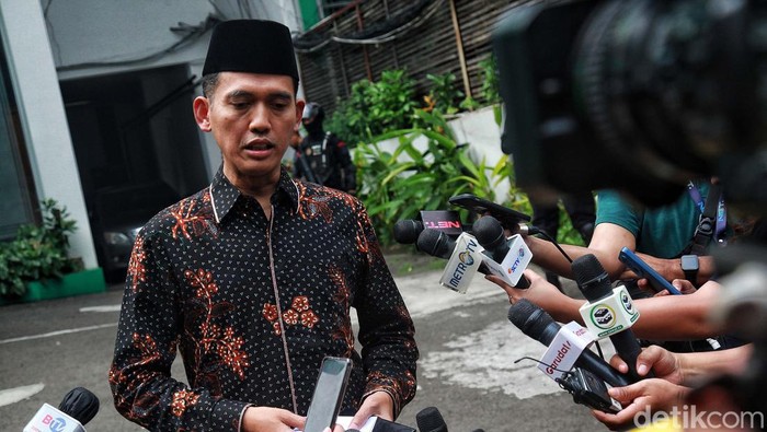 Tanggapan MUI Usai Insiden Penembakan Ketua MUI Bidang Fatwa, Asrorun Niam Sholeh menanggapi insiden penembakan di Kantor MUI Pusat, Selasa (2/5). Dia berharap peristiwa itu diusut tuntas.