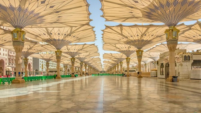 Suhu Madinah Panas Menyengat, Ini 5 Tips Cegah Heatstroke Buat Jemaah Haji