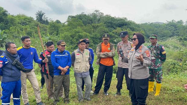 Tim gabungan saat melakukan penyisiran untuk mencari bocah Subang yang hilang misterius.