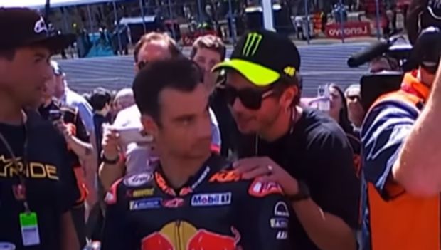 Valentino Rossi bertemu Dani Pedrosa di MotoGP Spanyol 2023.