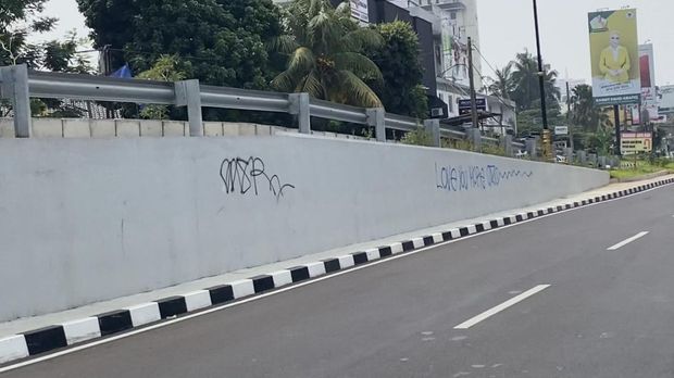 Vandalisme di Underpass Dewi Sartika Depok (Devi-detikcom)