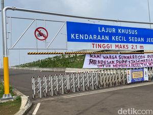 Heboh Warga Pasang Spanduk Tuntut Exit Tol Gedebage Tetap Dibuka