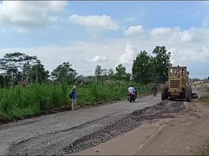 Gubernur Lampung Bantah Perbaiki Jalan Rusak karena Jokowi Mau Datang