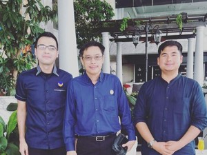 Anggota DPRD Sumut F-Gerindra ke DPP NasDem Berbaju Biru, Ada Apa?