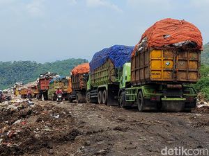 Peliknya Persoalan Sampah di Cekungan Bandung