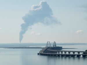Serangan Drone Ukraina Rusak 2 Kapal Rusia, Picu Kebakaran di Dermaga
