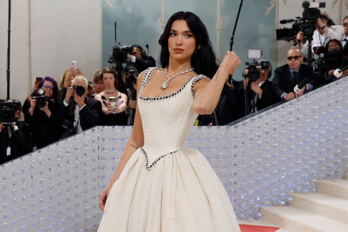 NEW YORK, NEW YORK - MAY 01:  Dua Lipa attends The 2023 Met Gala Celebrating 