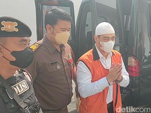 Ferry Irawan Dituntut 1 Tahun 6 Bulan Penjara atas KDRT ke Venna Melinda