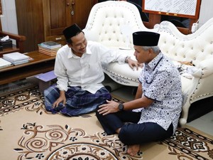 Ganjar Silaturahmi dengan Gus Baha, Ngobrol 2 Jam