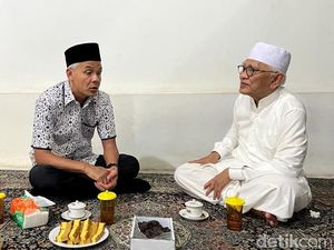 Momen Ganjar Temui Gus Mus, Ini yang Dibahas