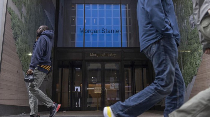 Perusahaan bank investasi dan jasa keuangan asal AS, Morgan Stanley berencana untuk PHK massal 3.000 karyawannya. Jika hal itu terjadi, maka hal itu merupakan PHK putaran kedua dalam enam bulan.