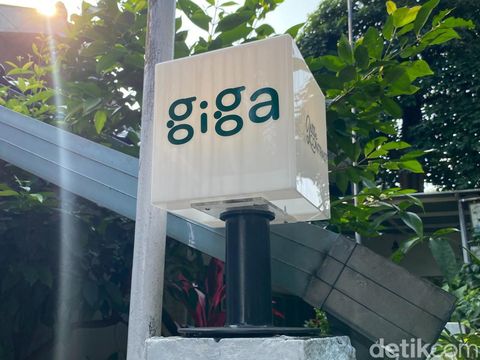 GiGa Bites yang hits di Bandung, kini ada di Jakarta. Tawarkan nasi ayam Hainan dan mie kecombrang gurih.