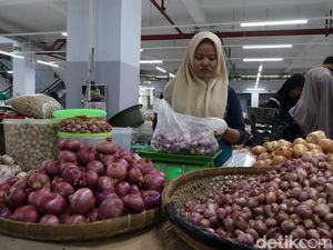 Harga Bawang di Palembang Masih Melambung Meski Lebaran Sudah Lewat