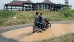 Potret Jalan Rusak Menuju Kota Baru Lampung