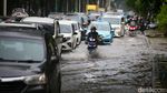 Jalan Metro Pondok Indah Arah Lebak Bulus Sempat Tergenang, Lalin Tersendat