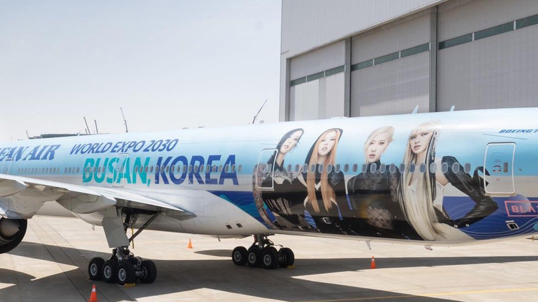 Korean Air meluncurkan pesawat khusus yang didedikasikan untuk mendukung Busan World Expo 2030 Korea selama acara yang diadakan di Bandara Incheon pada hari Rabu. (Instagram @koreanairworld)