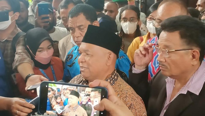 Kuasa hukum Lukas Enembe, Petrus Bala Pationa