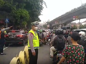 Lalin Jalan Letjen Suprapto Jakpus Arah Simpang Senen Macet