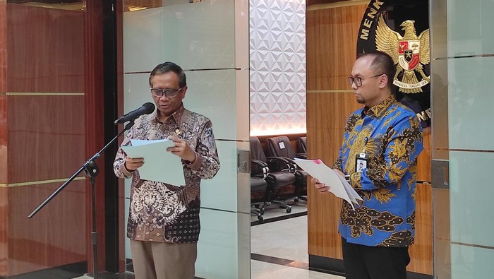 Menko Polhukam Mahfud Md dan Ketua PPATK Ivan