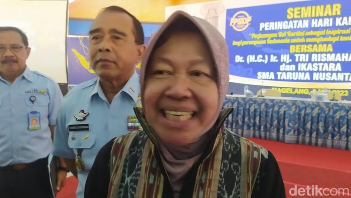 Menteri Sosial (Mensos) Tri Rismaharini di SMA Taruna Nusantara, Kabupaten Magelang, Rabu (3/5/2023).
