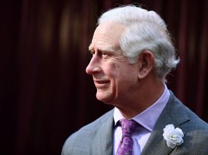 Kisah Raja Charles III yang Kini Punya Pantai Telanjang