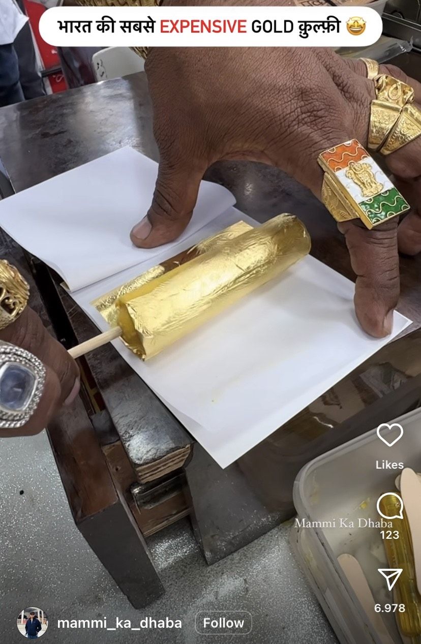 Pedagang es krim India pakai lapisan emas