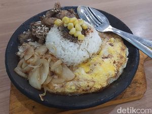 Sensasi Makan Nasi Lada di Atas Tembikar, Enak Pisan!