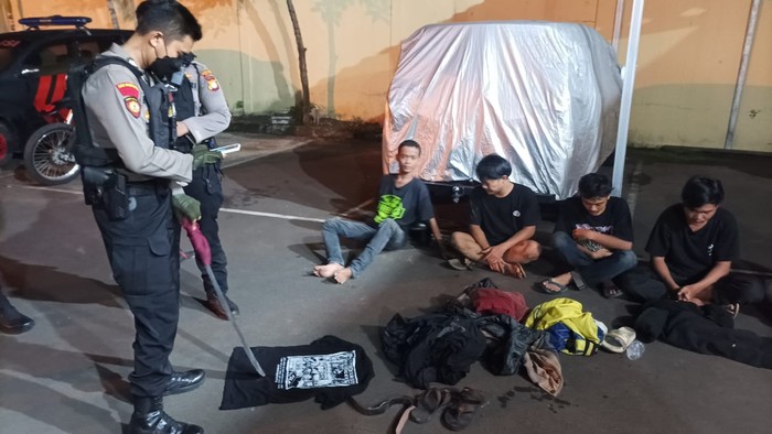 Polisi Cegah Belasan Remaja Depok Ugal-ugalan Hendak Tawuran di Jaksel. (Polres Depok)