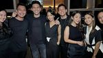 Potret Jonathan Frizzy Makan Bareng Ririn hingga Jualan Angkringan