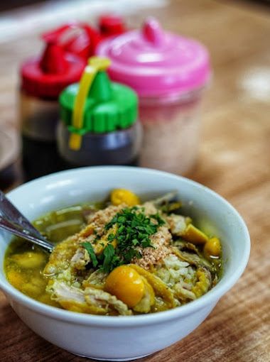 Sluurp! Ini 5 Tempat Makan Soto Ayam Ambengan Enak di Jakarta