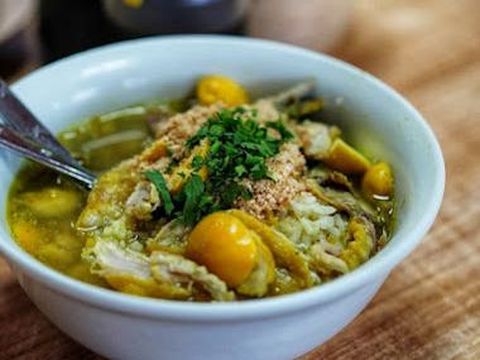Sluurp! Ini 5 Tempat Makan Soto Ayam Ambengan Enak di Jakarta