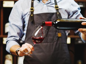 Muslim Konsumsi Wine Halal, Ini Hukumnya dalam Islam