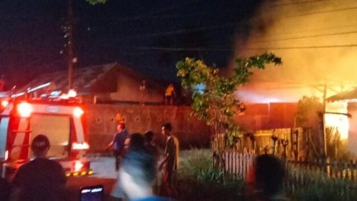 Rumah warga di Gorontalo kebakaran.