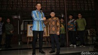 Selain itu, pertemuan juga membahas isu-isu seputar kebangsaan dan silaturahmi.