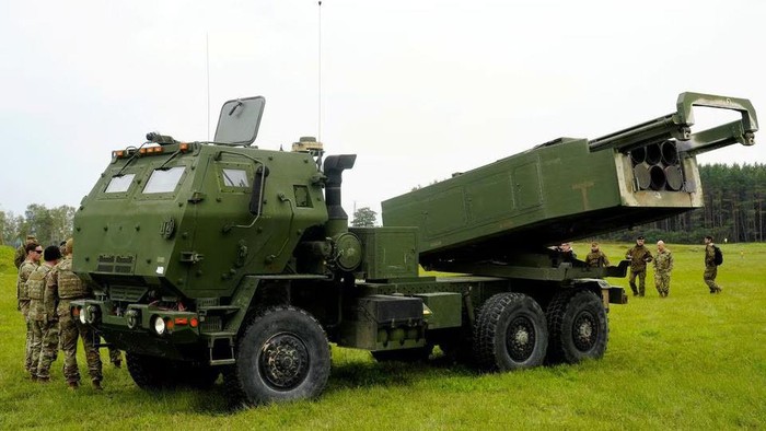 A M142 High Mobility Artillery Rocket System (HIMARS) takes part in a military exercise near Liepaja, Latvia September 26, 2022. REUTERS/Ints Kalnins