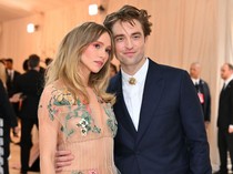 Robert Pattionson dan Suki Waterhouse Sambut Kelahiran Anak Pertama