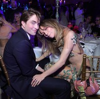 Pasangan yang pacaran sejak 2018 ini jarang tampil bersama di acara selebriti. Apalagi memamerkan kemesraan di publik. Foto: Getty Images