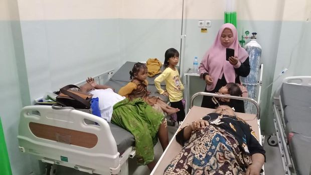 Tangkapan layar video viral kecelakaan mobil di Sampang disebut usai tembak-tembakan.