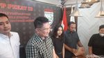 Penampakan Mata Tenri Anisa Sembab saat Klarifikasi Tudingan Selingkuhan Virgoun