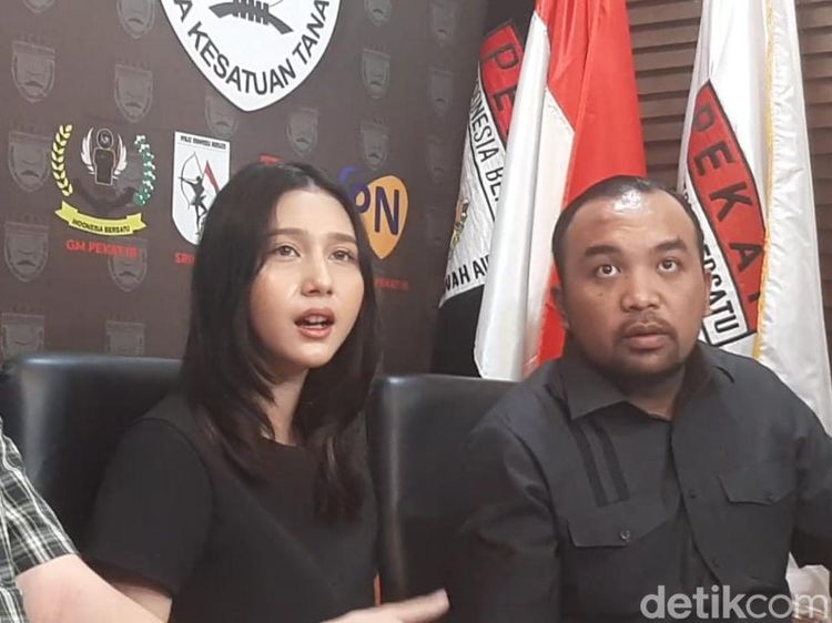 Penampakan Mata Tenri Anisa Sembab saat Klarifikasi Tudingan Selingkuhan Virgoun