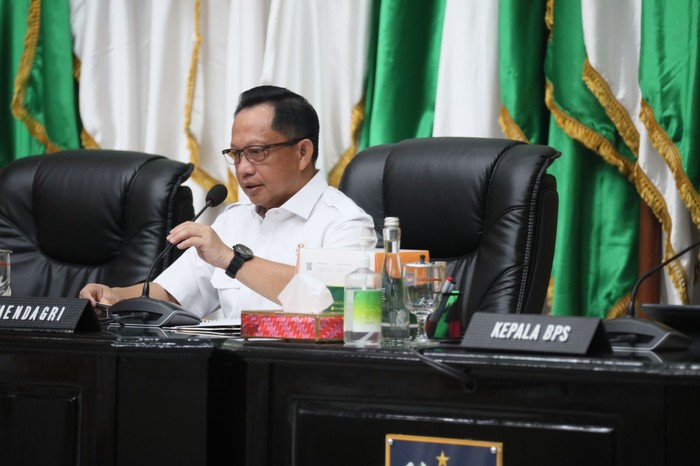 Menteri Dalam Negeri (Mendagri) Muhammad Tito Karnavian saat memimpin Rapat Koordinasi (Rakor) Pengendalian Inflasi di Gedung Sasana Bhakti Praja Kementerian Dalam Negeri (Kemendagri).